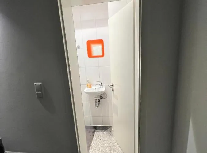 Budget Just For Sleeping - Digital Access Hotel *