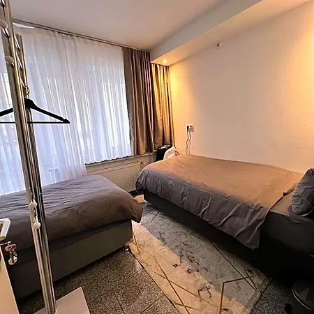 Отель Budget Just For Sleeping - Digital Access Кёльн